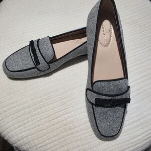 Bandolino Gray and Black Women's Loafers with padded insole. Size 6. NIB.